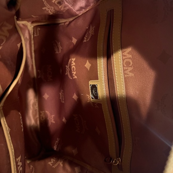 Backpack - Picture 13 of 13